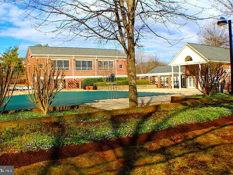 12002 Golf Ridge Ct — Photo 36