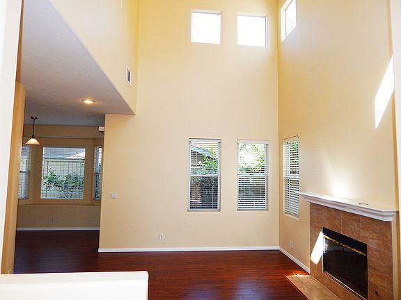3rd image of 2375 Elden Ave APT B1