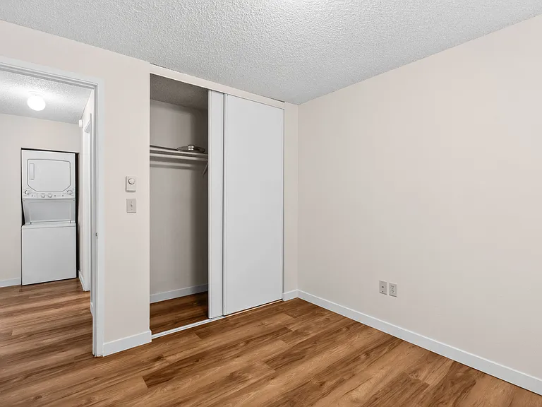 2 Bed 1 Bath Standard - 860 Sq Ft 2 Bed 1 Bath Standard - 860 Sq Ft