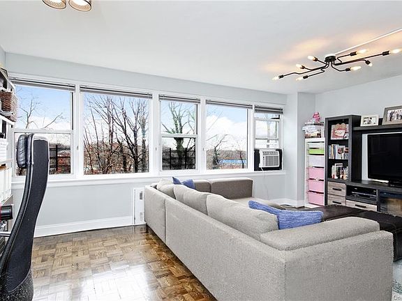 2nd image of 4525 Henry Hudson Pkwy #B206