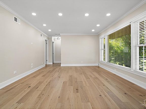 4th image of 463 Longfellow Ave