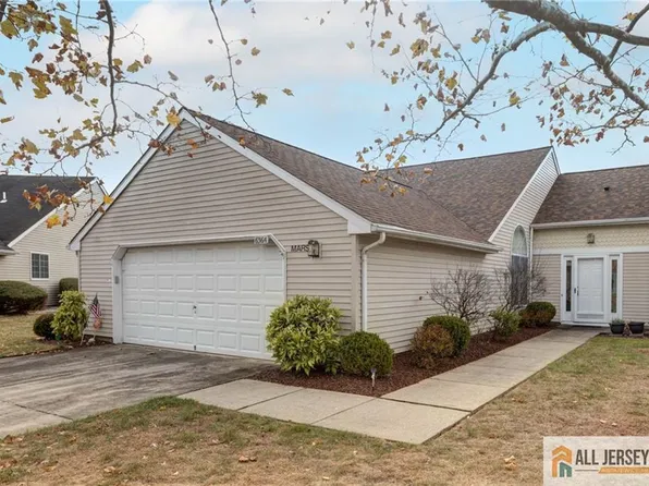 636 Madison Dr #A, Monroe Township, NJ 08831