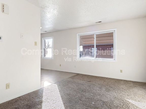 3rd image of 337 Mount Everest Dr