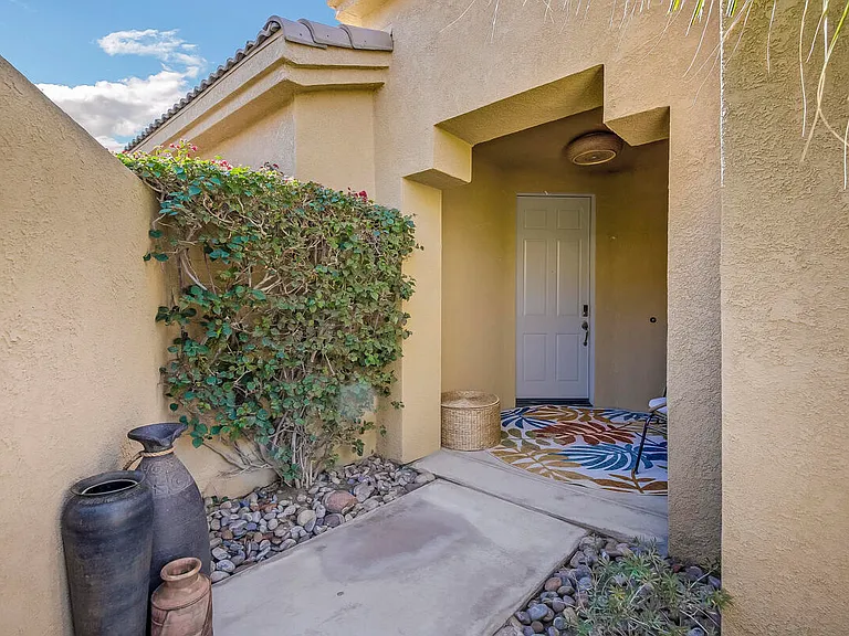 67361 N Laguna Dr — Photo 3