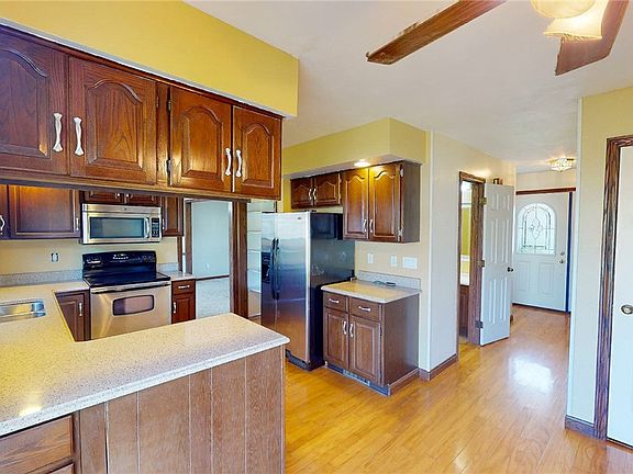 5th image of 4836 King Arthur Dr