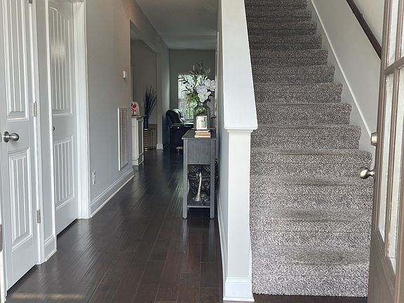 5th image of 303 Edna May Dr
