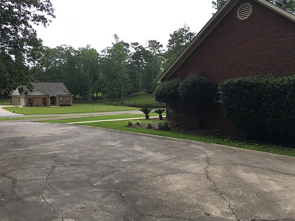 3rd image of 15 Cedarwood Dr