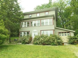 21422 N Shore Dr, Sturgis, MI 49091