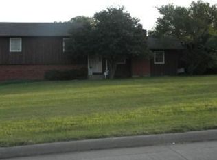 224 E Miller Rd, Iola, KS 66749