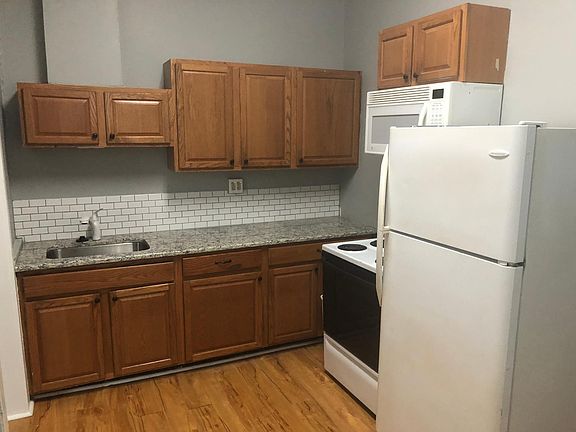 3rd image of 325 Washington Ave APT 1