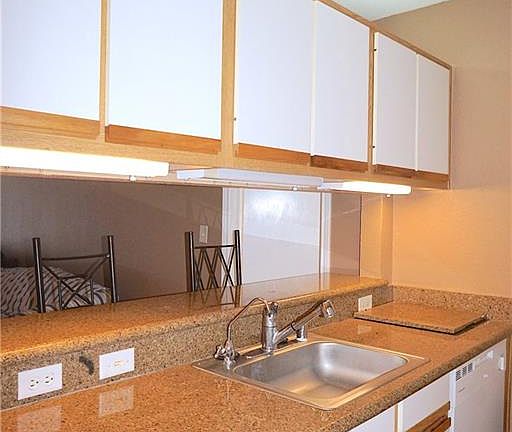 4th image of 525 Southwest Pkwy APT 302