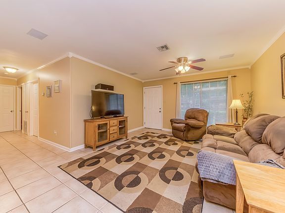 4th image of 1114 Dulles Dr