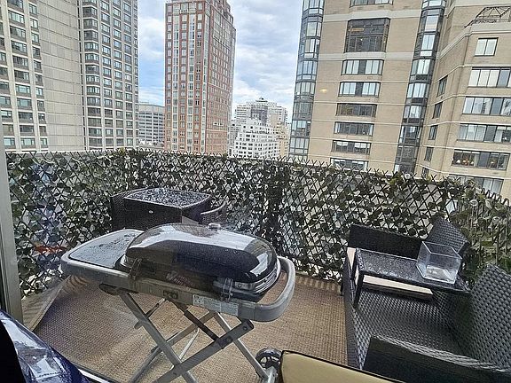 4th image of 200 E 64th St #19DC
