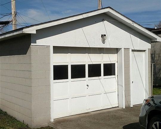 2nd image of 706 High St