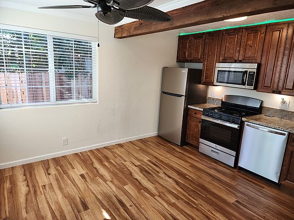 3rd image of 3014-18 Clay Ave #3016