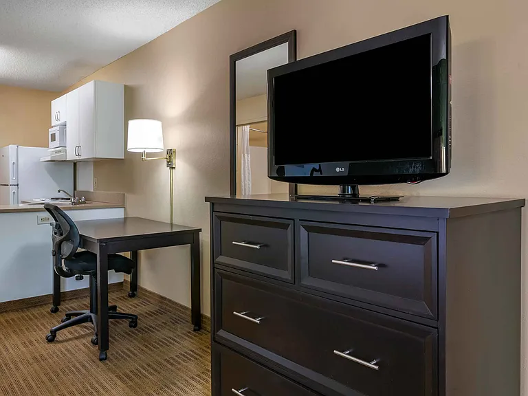 Studio Suite - 1 Queen Bed