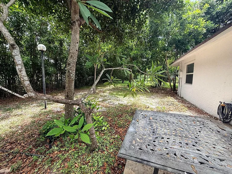 550 SW Natura Ave #550 — Photo 4
