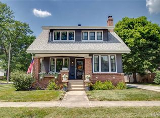 209 W Spruce St, Jerseyville, IL 62052