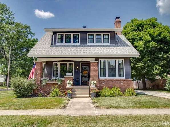209 W Spruce St, Jerseyville, IL 62052