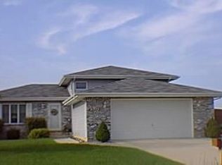 11712 S Magoun Dr, Saint John, IN 46373