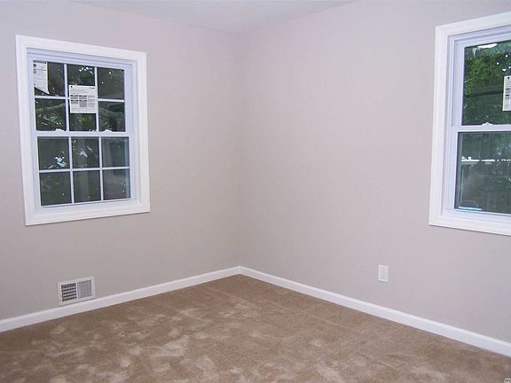 3rd image of 30 Superior St