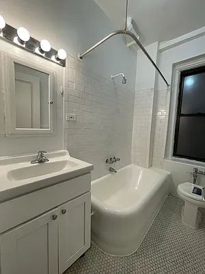 Rented by Peter R. Hungerford, LREB | media 18