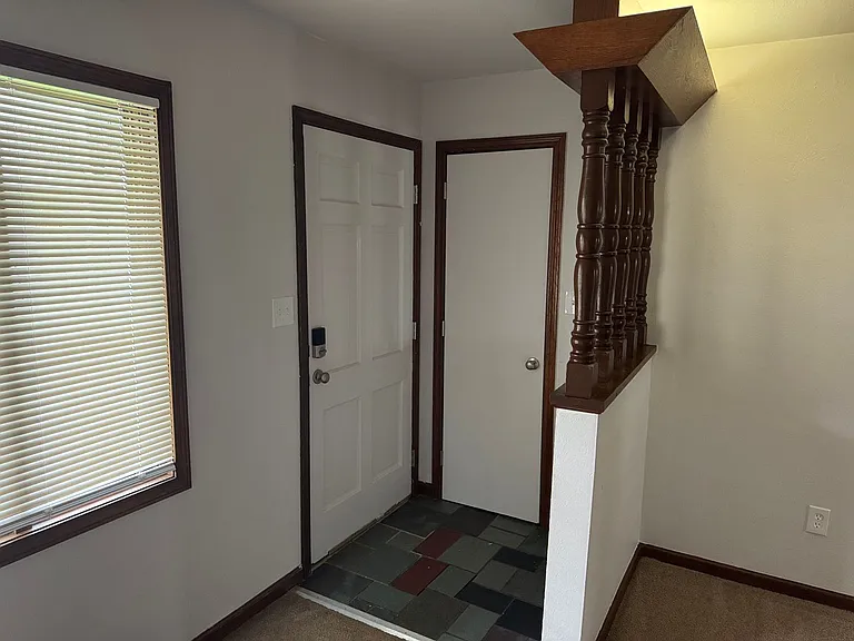 120 S Russell St — Photo 3