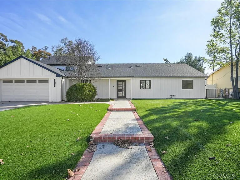 6108 Sadring Ave — Photo 5