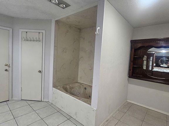 4th image of 1027 Maranon Ln #6