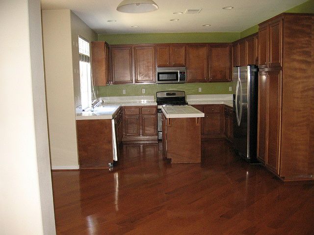 2nd image of 109 Chesapeake Ct