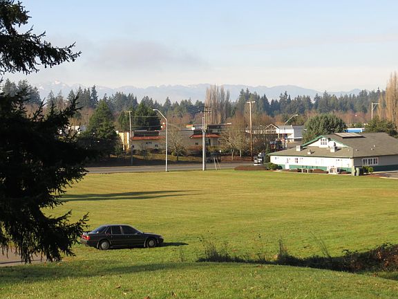3rd image of 6810 State Highway 303 NE