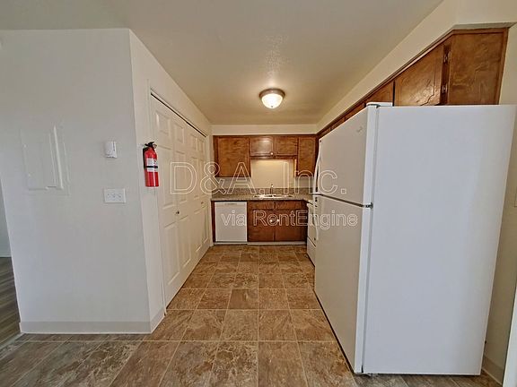 3rd image of 957 NW Oak Ave