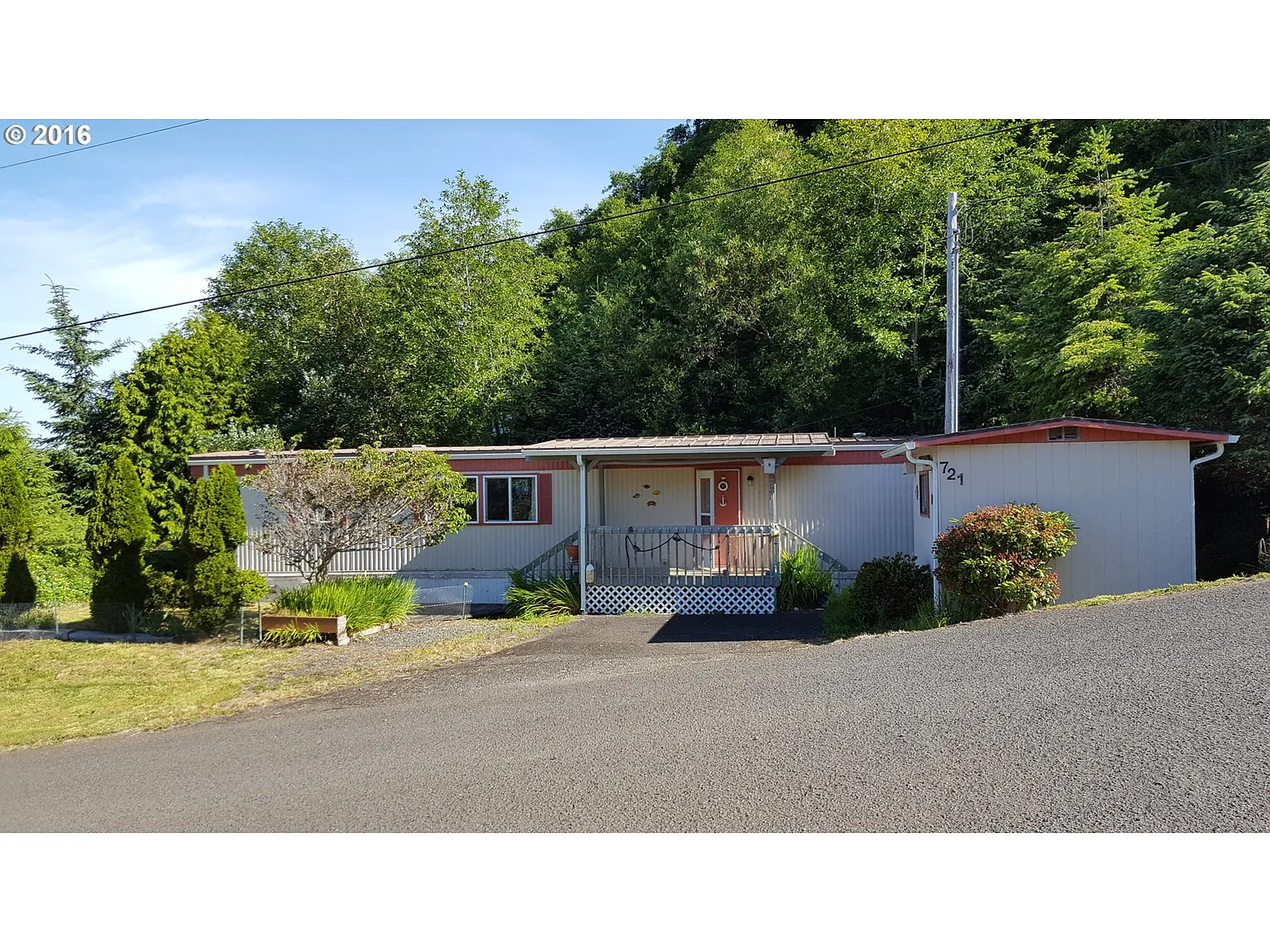 721 S 6th Ave photo 1