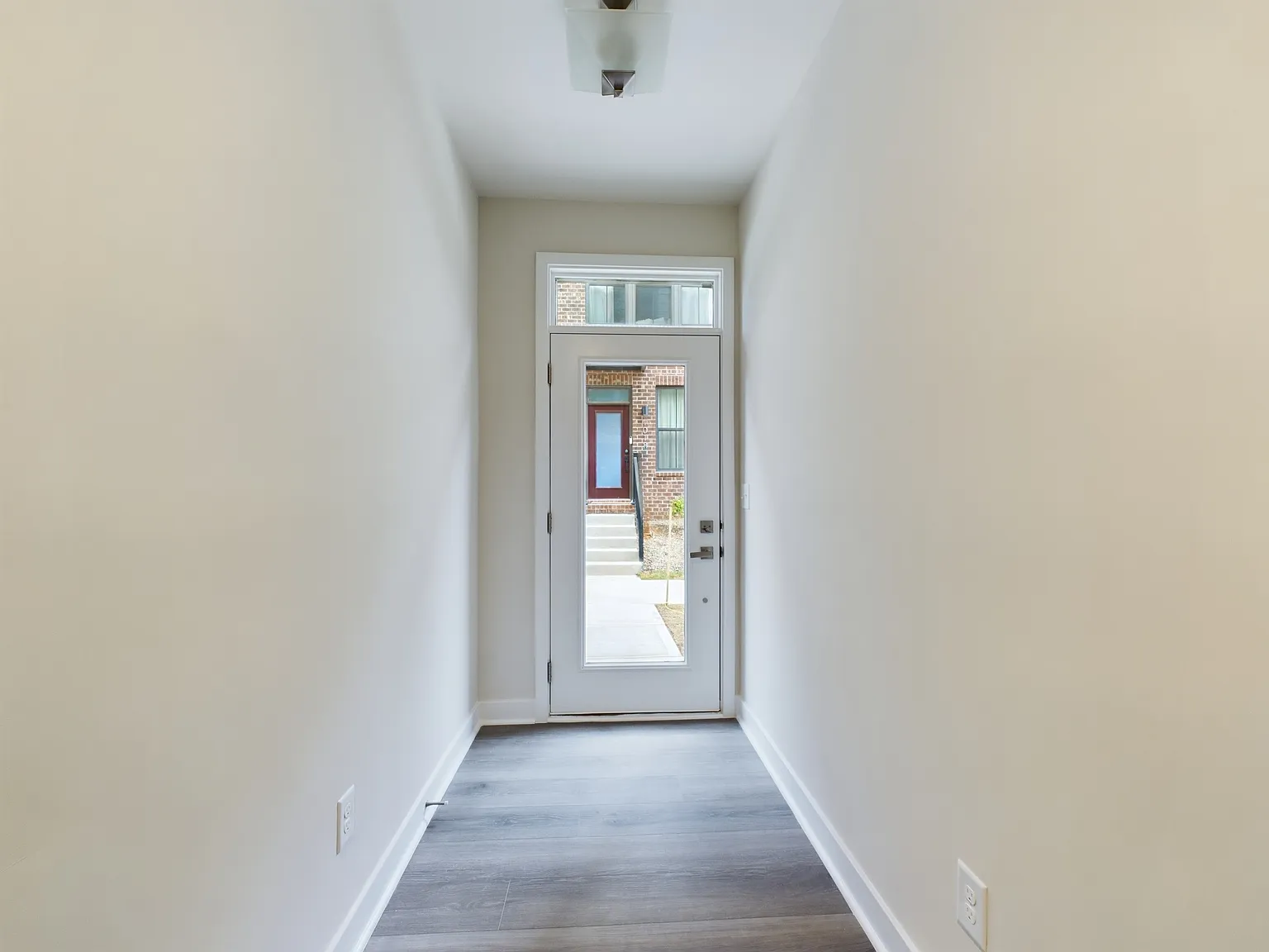 3 bed, 3.5 bath, 1610 sqft, $2,245 — Photo 2