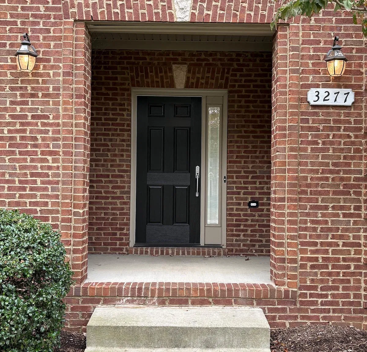 3 bed, 2.5 bath, 1878 sqft, $2,400 — Photo 2