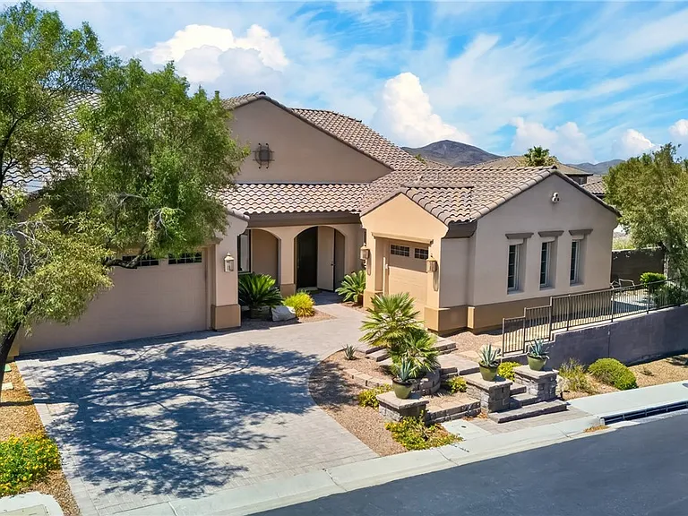 2852 Josephine Dr — Photo 53