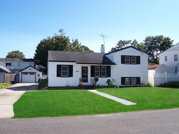 1463 4th Street, West Babylon, NY 11704