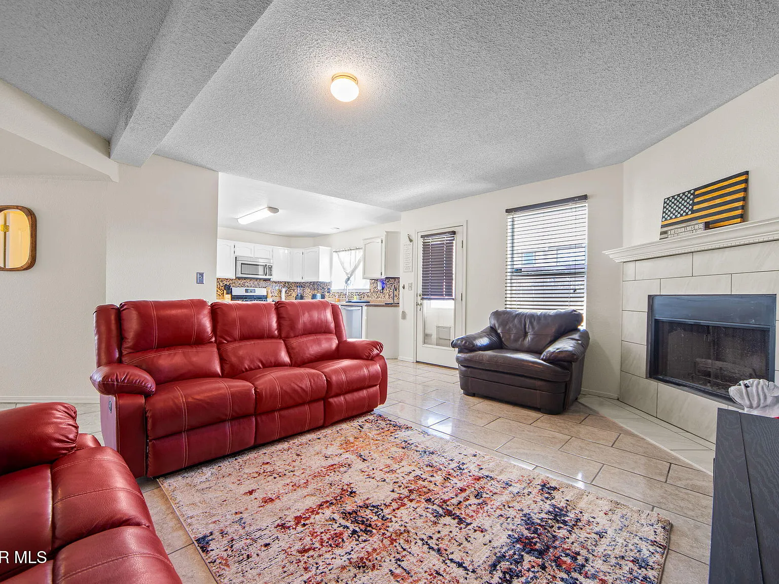 4 bed, 2.5 bath, 2050 sqft, $2,100 — Photo 3