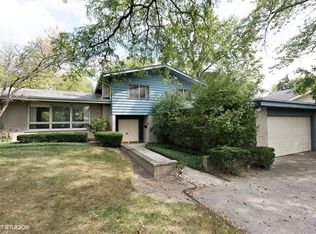 1005 Forestway Dr, Glencoe, IL 60022