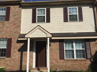 141 Greenland Dr, Lancaster, PA 17602