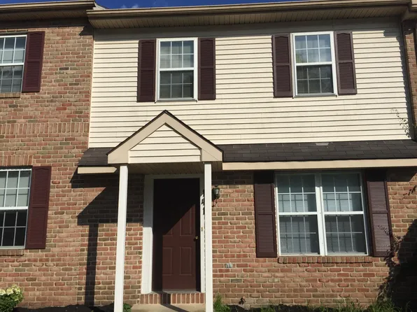 141 Greenland Dr, Lancaster, PA 17602