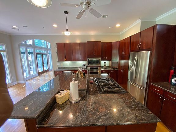 5th image of 2420 Lennox Dr