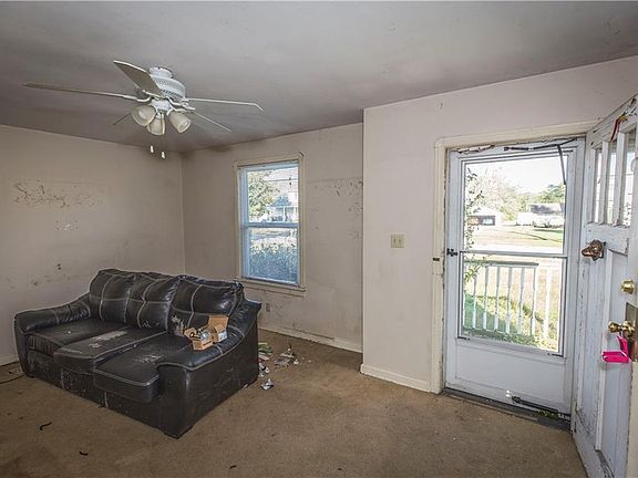 5th image of 700 High St