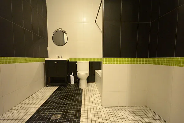 Rented by Hagstrom Management Inc | media 33