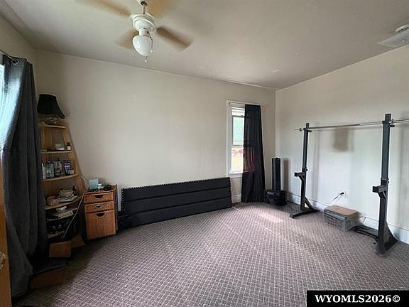 5th image of 406 S Maple St