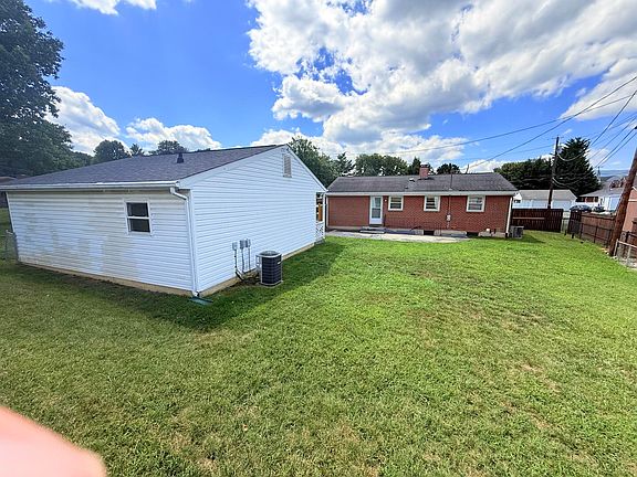 5th image of 2110 Ellison Ave