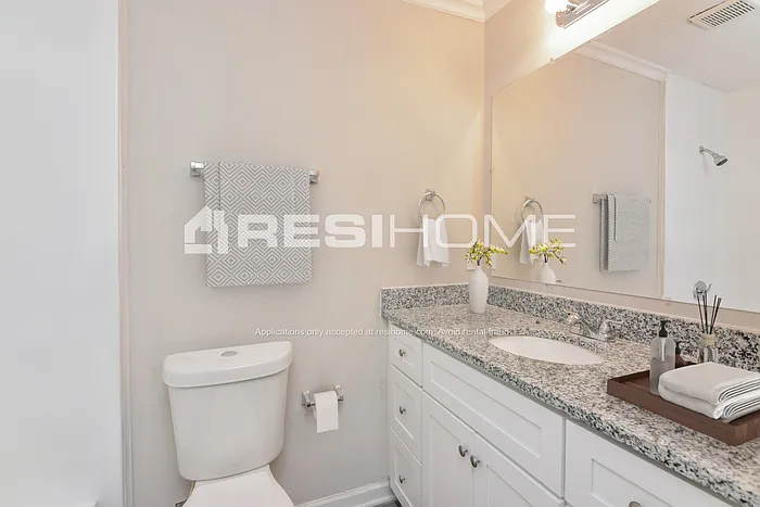 5811 Navarre Ct — Photo 13