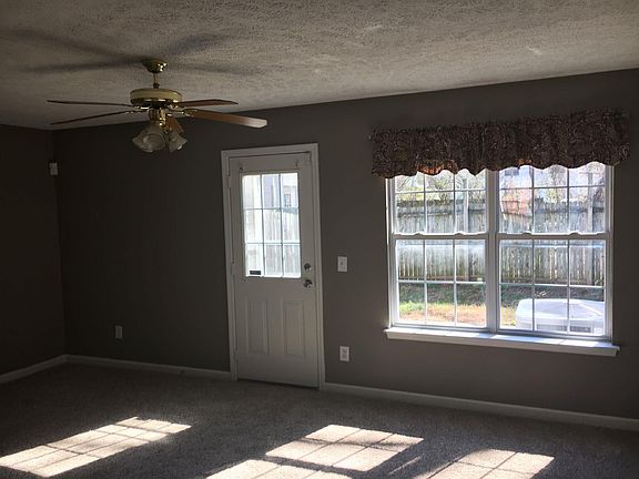 3rd image of 1518 Middleborough Ct