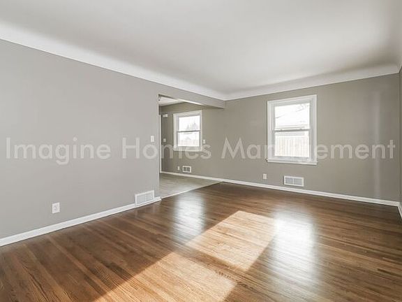 5th image of 7223 Chicago Ave S