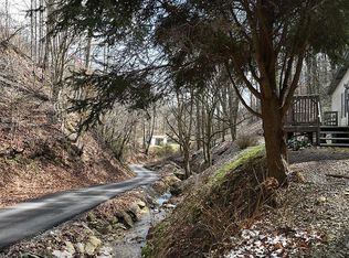 589 Sugar Camp Rd, Robinson Creek, KY 41560